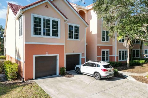 Condo in Sarasota, Florida, 2 bedrooms  № 1732192 - photo 1