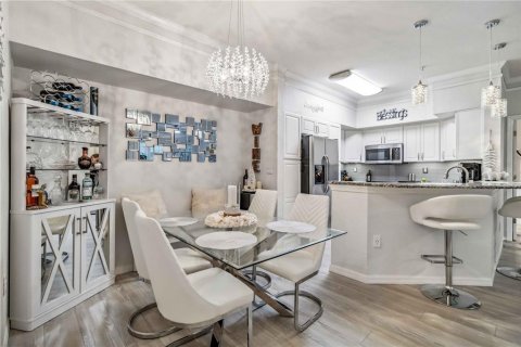Condo in Sarasota, Florida, 2 bedrooms  № 1732192 - photo 4