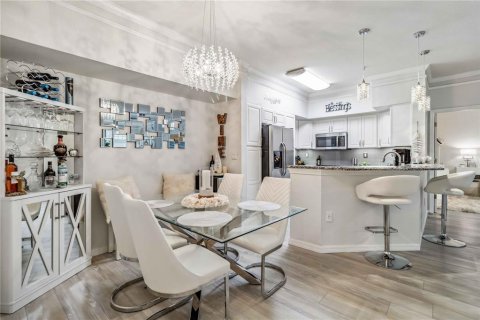 Condo in Sarasota, Florida, 2 bedrooms  № 1732192 - photo 11