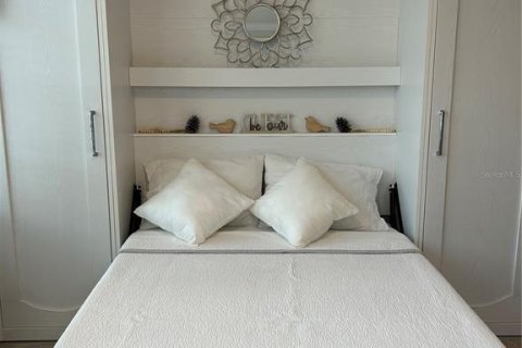 Condo in Sarasota, Florida, 2 bedrooms  № 1732192 - photo 19