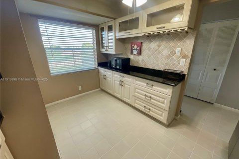 Condominio en venta en Margate, Florida, 2 dormitorios, 92.9 m2 № 2016629 - foto 30