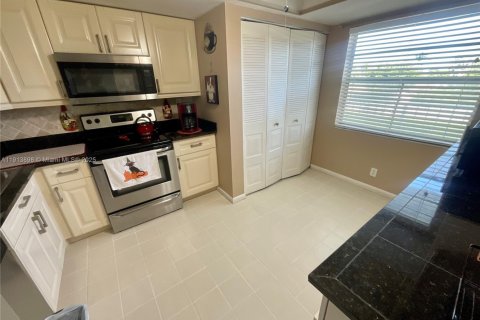 Condominio en venta en Margate, Florida, 2 dormitorios, 92.9 m2 № 2016629 - foto 5