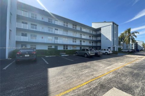 Condominio en venta en Margate, Florida, 2 dormitorios, 92.9 m2 № 2016629 - foto 2