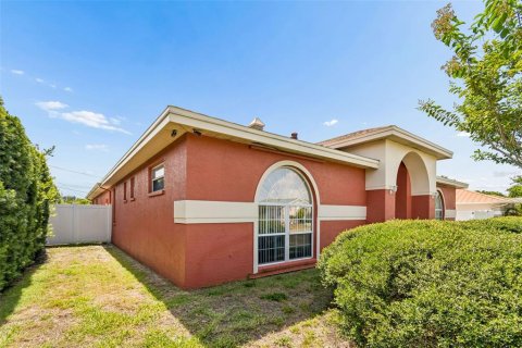 Casa en venta en Seminole, Florida, 4 dormitorios, 214.05 m2 № 2134345 - foto 5