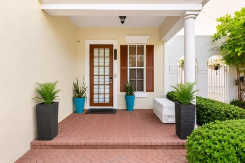 House in Fort Lauderdale, Florida 3 bedrooms, 231.98 sq.m. № 2172172 - photo 3