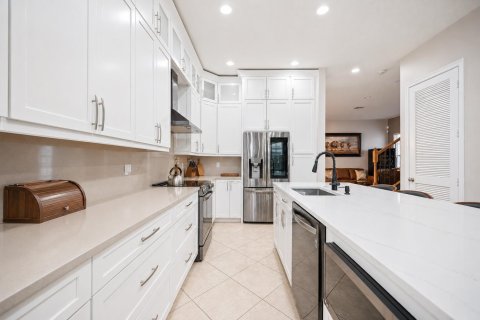 House in Fort Lauderdale, Florida 3 bedrooms, 231.98 sq.m. № 2172172 - photo 10