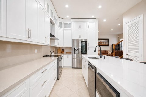 House in Fort Lauderdale, Florida 3 bedrooms, 231.98 sq.m. № 2172172 - photo 11