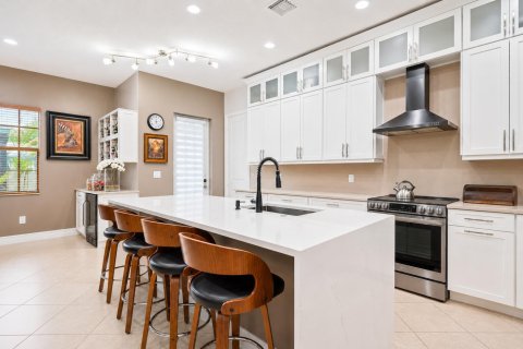 House in Fort Lauderdale, Florida 3 bedrooms, 231.98 sq.m. № 2172172 - photo 9