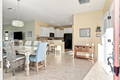 Villa ou maison à vendre à Bradenton, Floride: 2 chambres, 143.35 m2 № 2431697 - photo 13