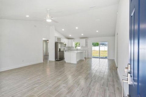 House in Ocala, Florida 3 bedrooms, 123.93 sq.m. № 2396635 - photo 4