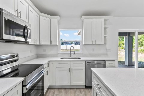 House in Ocala, Florida 3 bedrooms, 123.93 sq.m. № 2396635 - photo 10