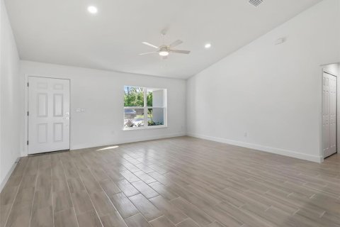 House in Ocala, Florida 3 bedrooms, 123.93 sq.m. № 2396635 - photo 5