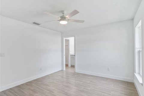 House in Ocala, Florida 3 bedrooms, 123.93 sq.m. № 2396635 - photo 17