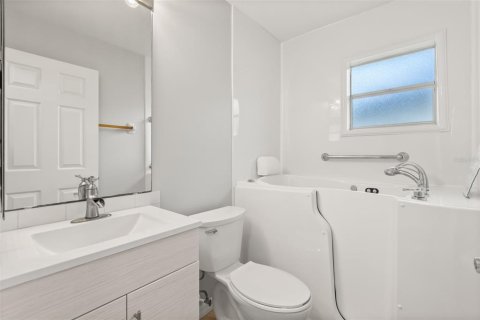 Casa en venta en Orlando, Florida, 4 dormitorios, 237.74 m2 № 2384201 - foto 22