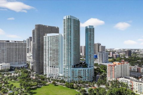 Купить кондоминиум в Майами, Флорида 4 комнаты, 107.95м2, № 1955816 - фото 1