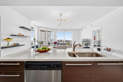 Купить кондоминиум в Майами, Флорида 4 комнаты, 107.95м2, № 1955816 - фото 3