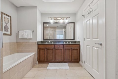 Купить кондоминиум в Фор-Корнерс, Флорида 5 комнат, 151.43м2, № 2203444 - фото 20