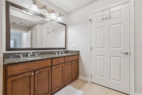 Купить кондоминиум в Фор-Корнерс, Флорида 5 комнат, 151.43м2, № 2203444 - фото 27