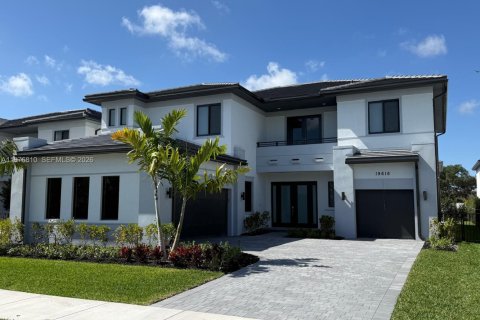 Villa ou maison à vendre à Miami, Floride: 6 chambres, 408.77 m2 № 2046188 - photo 2