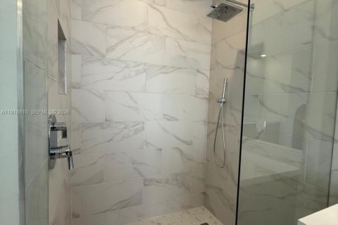 Villa ou maison à vendre à Miami, Floride: 6 chambres, 408.77 m2 № 2046188 - photo 7
