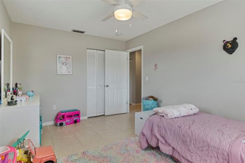 House in Port Charlotte, Florida 4 bedrooms, 128.39 sq.m. № 1546306 - photo 21