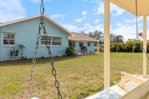 House in Port Charlotte, Florida 4 bedrooms, 128.39 sq.m. № 1546306 - photo 29