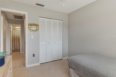 House in Port Charlotte, Florida 4 bedrooms, 128.39 sq.m. № 1546306 - photo 19