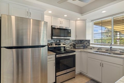 House in Port Charlotte, Florida 4 bedrooms, 128.39 sq.m. № 1546306 - photo 9