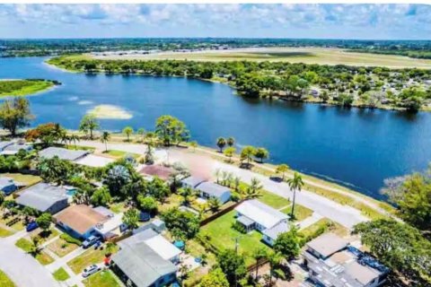Casa en venta en Lake Worth, Florida, 3 dormitorios, 131.83 m2 № 2304926 - foto 18