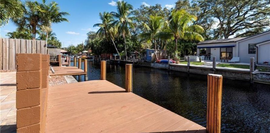 Propiedad comercial en Fort Lauderdale, Florida 2 dormitorios, 124.95 m2 № 1093624