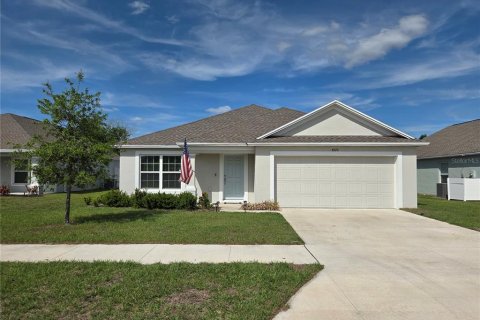 House in Lakeland, Florida 4 bedrooms, 180.23 sq.m. № 2097987