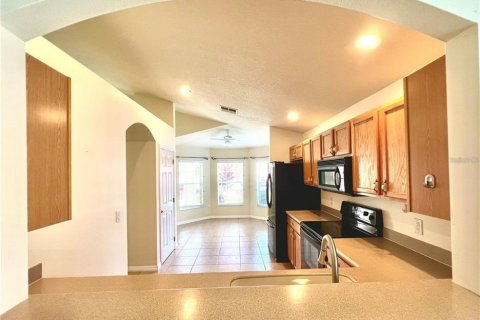 Casa en alquiler en Orlando, Florida, 3 dormitorios, 163.42 m2 № 1881147 - foto 2