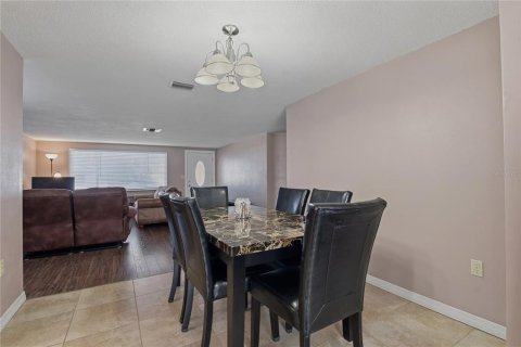 Villa ou maison à vendre à Port Richey, Floride: 2 chambres, 124.86 m2 № 2395903 - photo 11