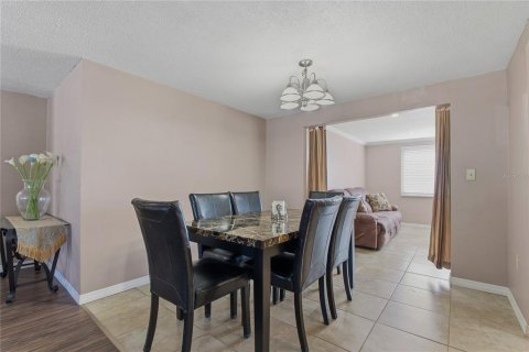 Villa ou maison à vendre à Port Richey, Floride: 2 chambres, 124.86 m2 № 2395903 - photo 10