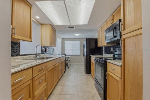 Villa ou maison à vendre à Port Richey, Floride: 2 chambres, 124.86 m2 № 2395903 - photo 17