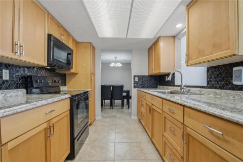 Villa ou maison à vendre à Port Richey, Floride: 2 chambres, 124.86 m2 № 2395903 - photo 18