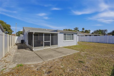 Villa ou maison à vendre à Port Richey, Floride: 2 chambres, 124.86 m2 № 2395903 - photo 3