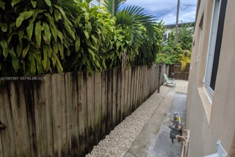 Copropriété à louer à Miami Beach, Floride: 2 chambres, 99.41 m2 № 2048906 - photo 6