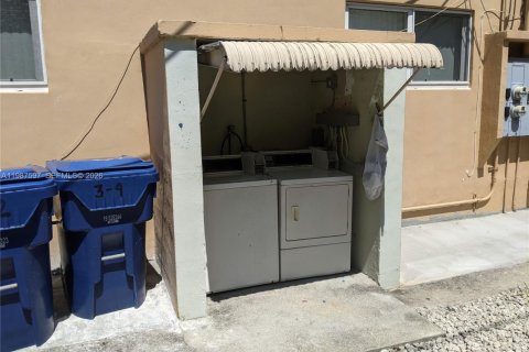 Copropriété à louer à Miami Beach, Floride: 2 chambres, 99.41 m2 № 2048906 - photo 8