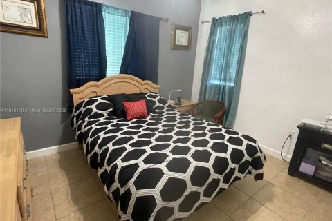 House in Homestead, Florida 5 bedrooms, 201.6 sq.m. № 1972141 - photo 17