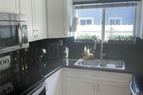 House in Homestead, Florida 5 bedrooms, 201.6 sq.m. № 1972141 - photo 8