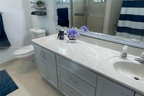 House in Homestead, Florida 5 bedrooms, 201.6 sq.m. № 1972141 - photo 21