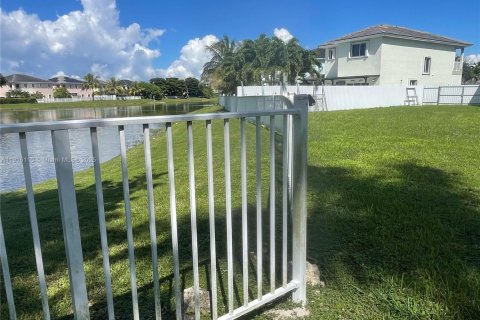 House in Homestead, Florida 5 bedrooms, 201.6 sq.m. № 1972141 - photo 28