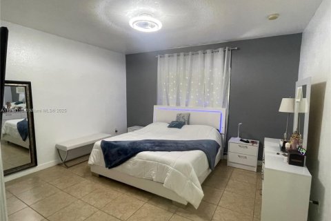 House in Homestead, Florida 5 bedrooms, 201.6 sq.m. № 1972141 - photo 19