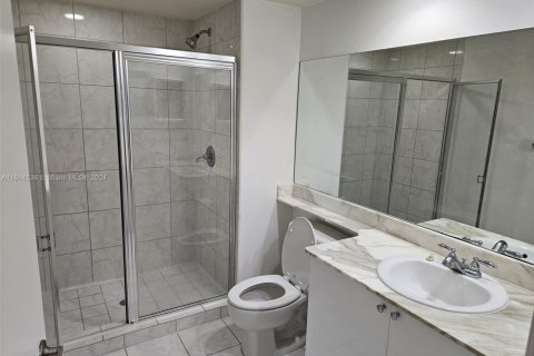 Condo in Aventura, Florida, 2 bedrooms № 1236423 - photo 19