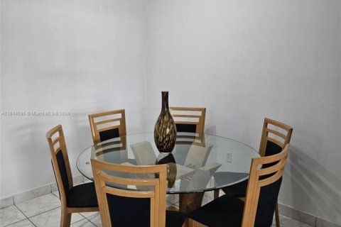 Condo in Aventura, Florida, 2 bedrooms № 1236423 - photo 21