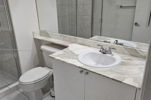 Condo in Aventura, Florida, 2 bedrooms № 1236423 - photo 17