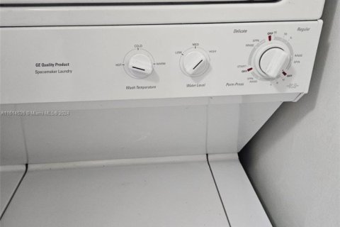 Condo in Aventura, Florida, 2 bedrooms № 1236423 - photo 14