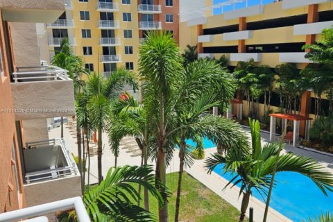 Condo in Aventura, Florida, 2 bedrooms № 1236423 - photo 8