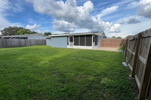 House in Holiday, Florida 4 bedrooms, 105.91 sq.m. № 2155628 - photo 19